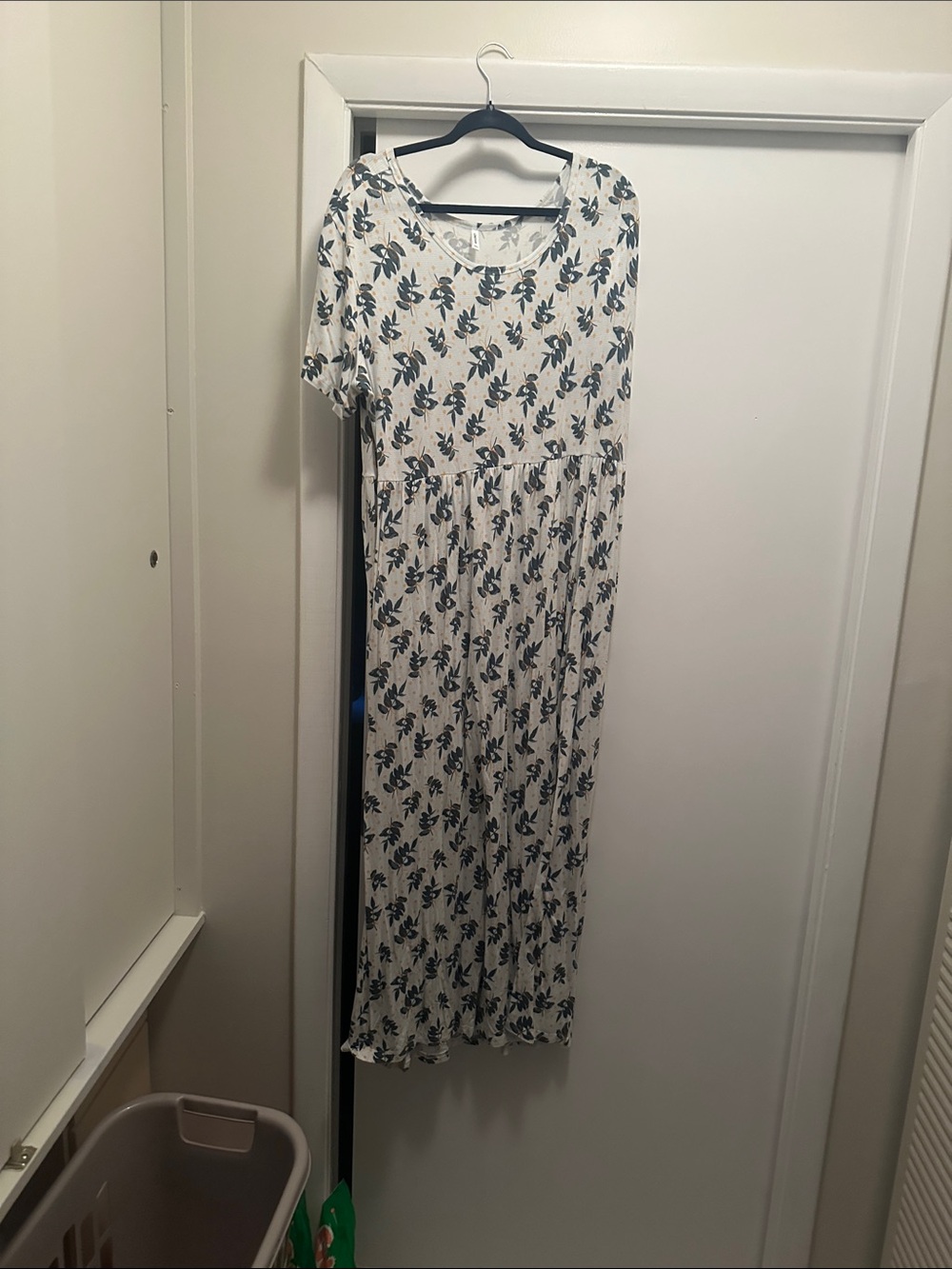 Floral Scoop-Neck Maxi Dress in Cream and Navy